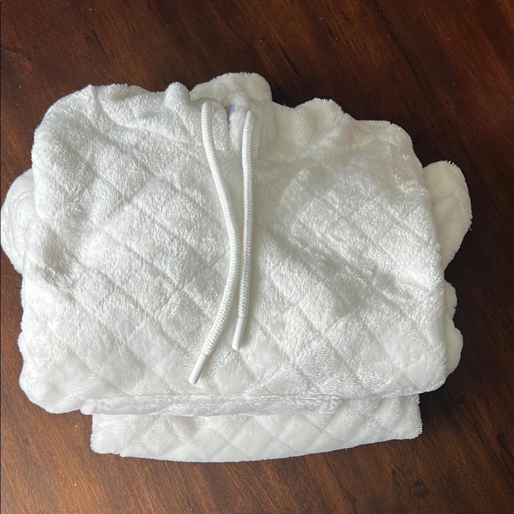 Cozy White Hooded Pullover + Shorts Set